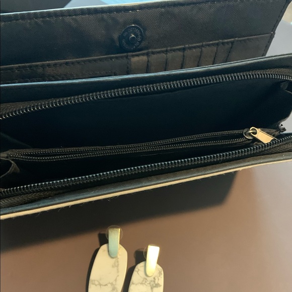 Wallet - Picture 2 of 8